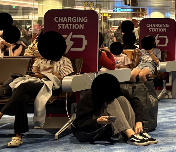 保安検査後の搭乗待合室
